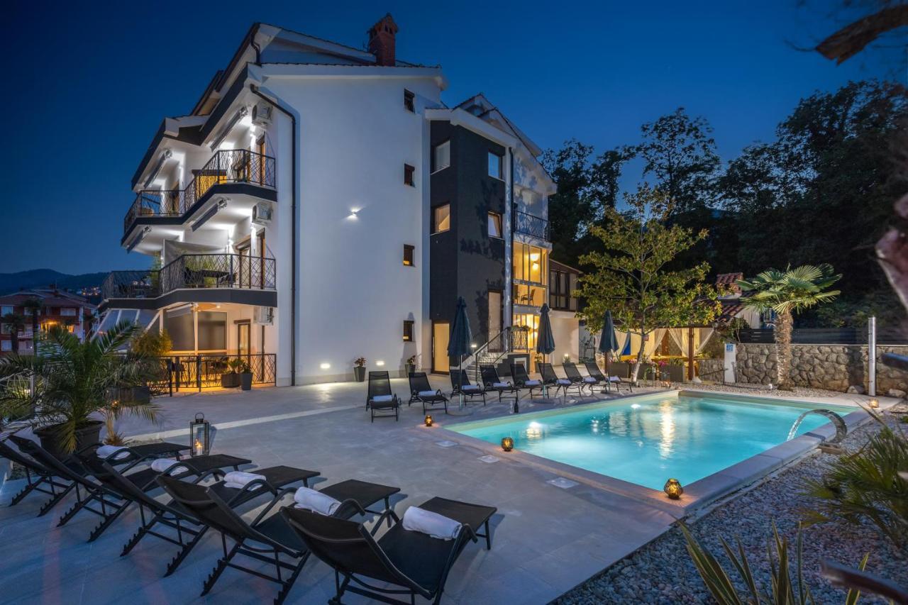 Luxury Nina With Heated Swimming Pool, Adriatic * Ičići