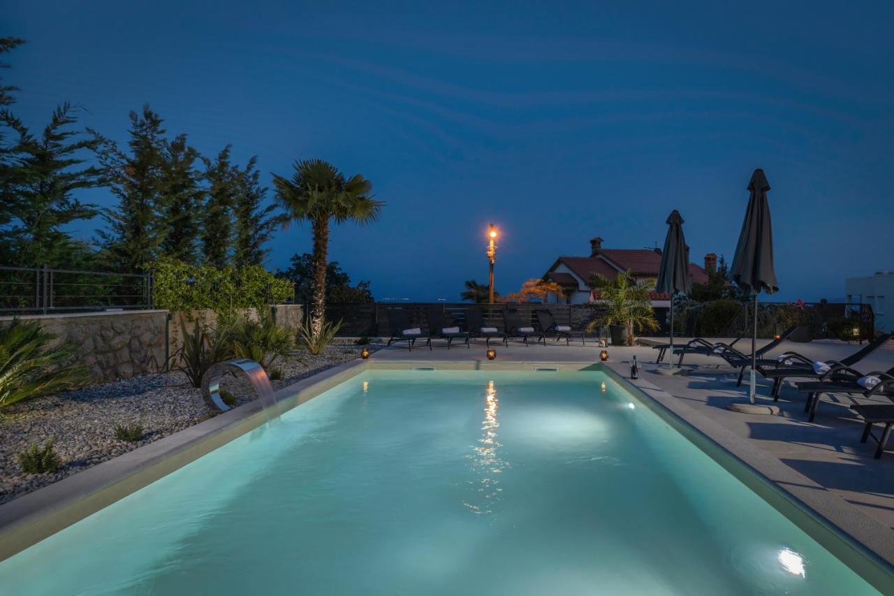 Luxury Nina With Heated Swimming Pool, Adriatic *