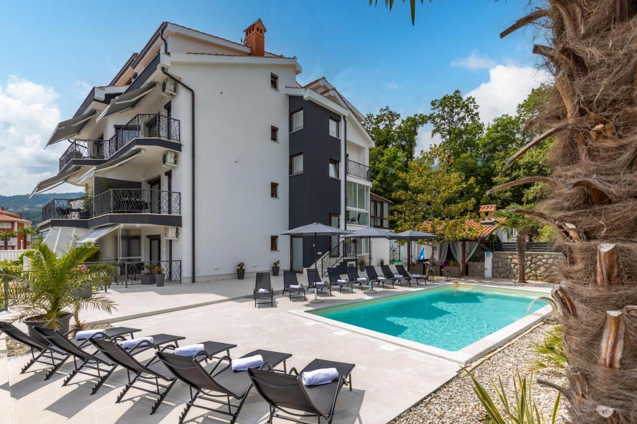 Appartement Luxury Nina With Heated Swimming Pool, Adriatic