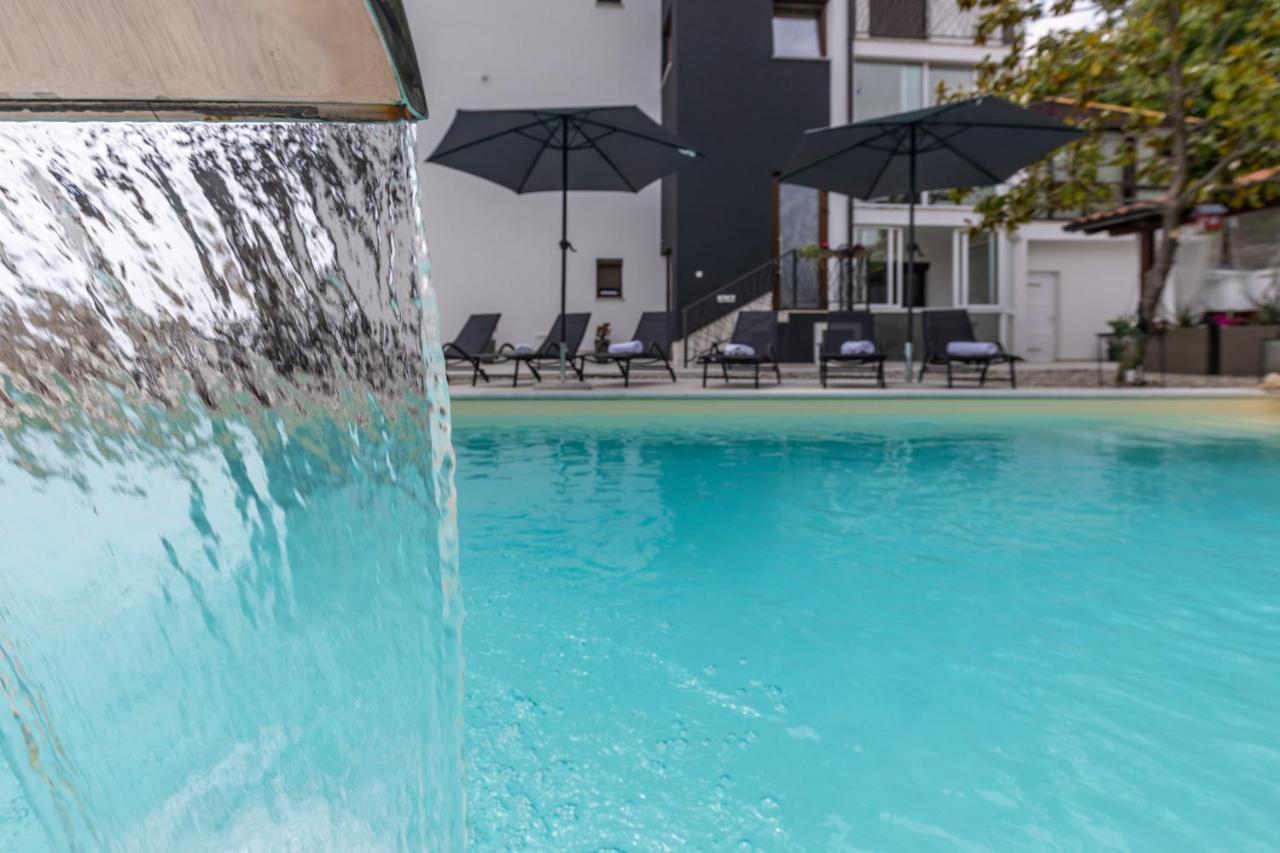 Apartment Luxury Nina With Heated Swimming Pool, Adriatic Icici