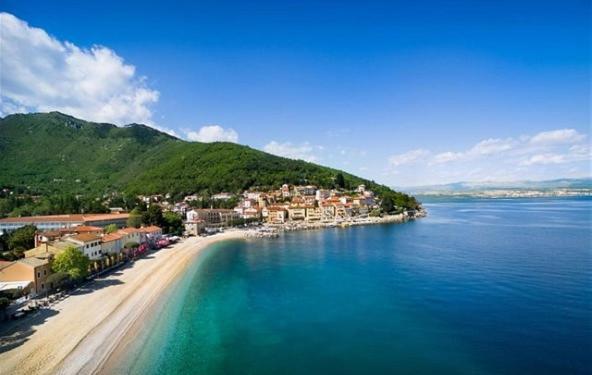 Apartment Luxury Nina With Heated Swimming Pool, Adriatic Icici