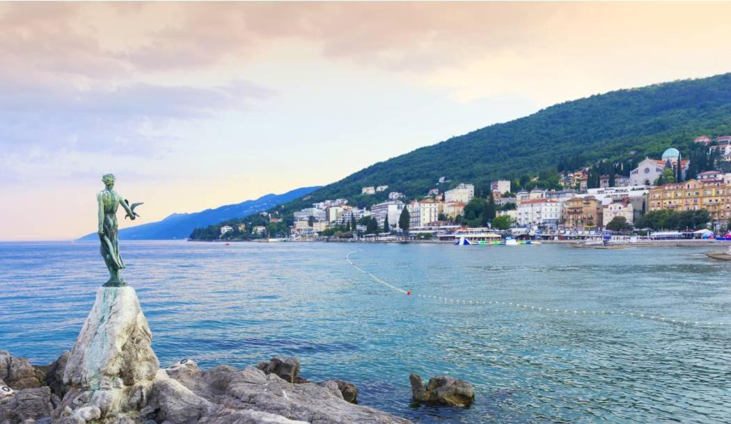 Apartment Luxury Nina With Heated Swimming Pool, Adriatic *